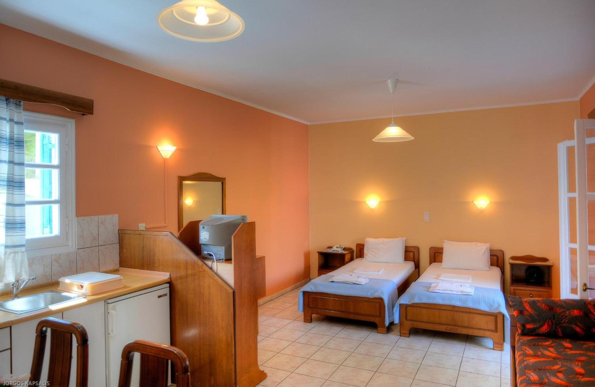 Gryspo'S Hotel Egíali Habitación foto